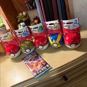 NWT Mega Construx Pokémon Poke Ball; Lot of 5 Poke Balls with Trading Cards